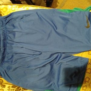 Nike mens dry fit basketball shorts size M